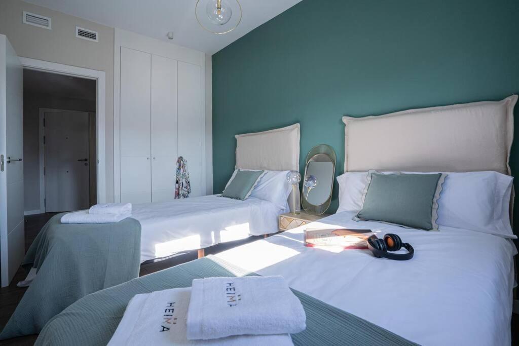 Heima In Front Of The Sea Apartment Malaga Bagian luar foto