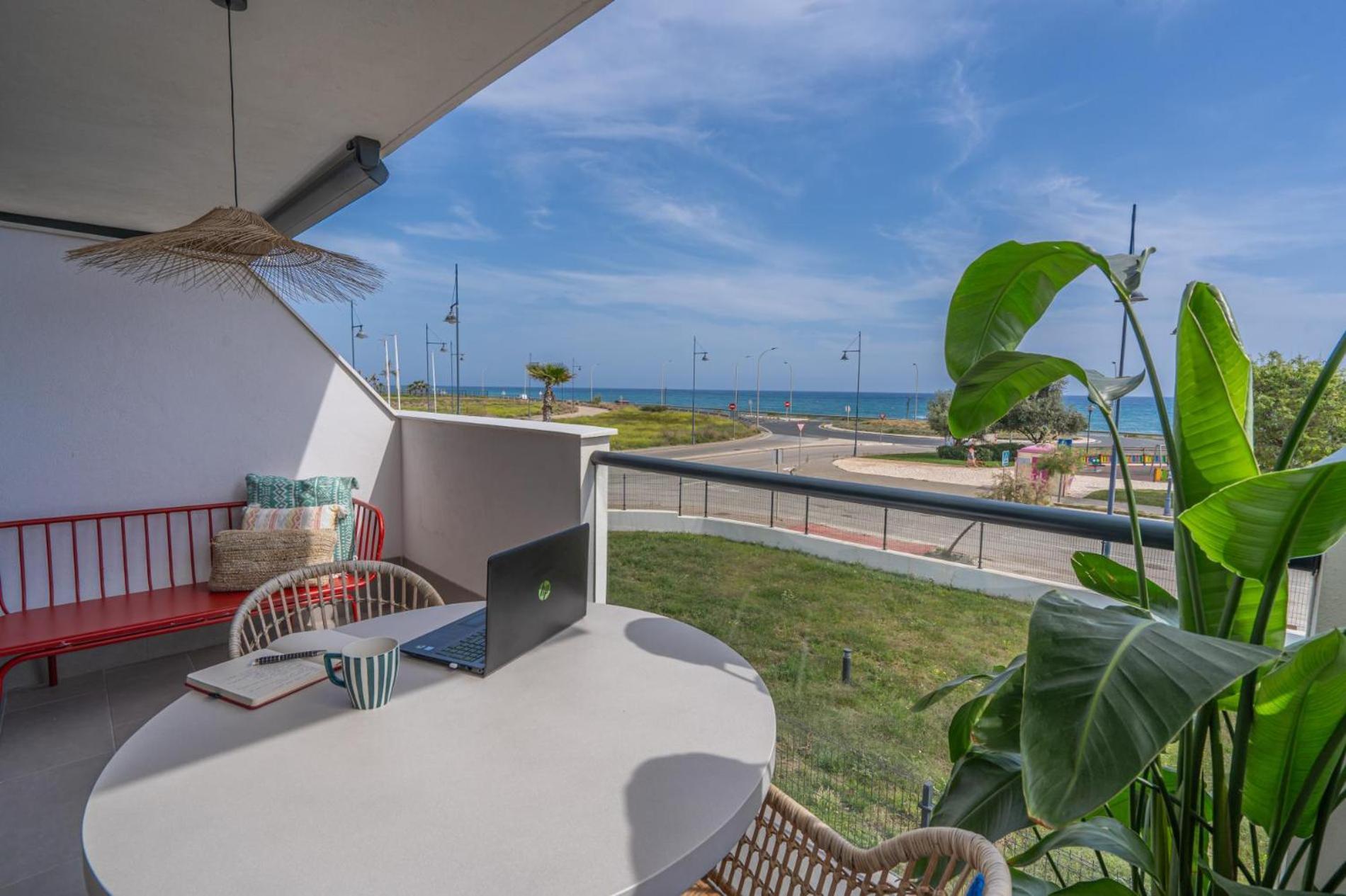 Heima In Front Of The Sea Apartment Malaga Bagian luar foto